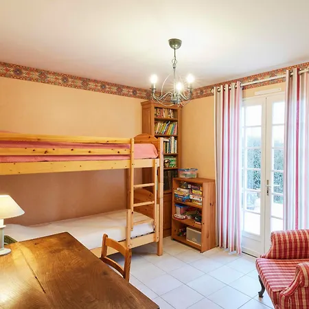 Hébergement de vacances Maison Spacieuse 9 Pers, Proche Plage, Terrasse Et Jardin - - Fr-1-323-446