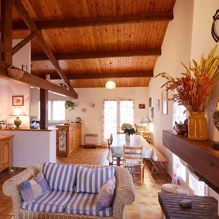 Hébergement de vacances Maison Spacieuse 9 Pers, Proche Plage, Terrasse Et Jardin - - Fr-1-323-446 Saint-Hilaire-de-Riez