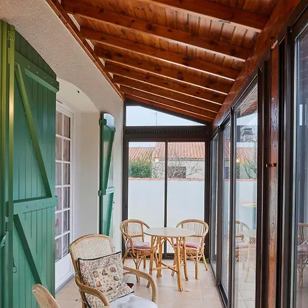 Hébergement de vacances Maison Spacieuse 9 Pers, Proche Plage, Terrasse Et Jardin - - Fr-1-323-446 Saint-Hilaire-de-Riez