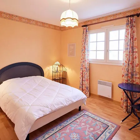 Hébergement de vacances Maison Spacieuse 9 Pers, Proche Plage, Terrasse Et Jardin - - Fr-1-323-446 *